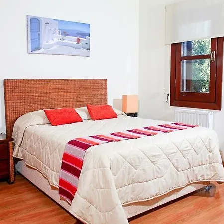 In Sleeps 6 With Pool Air Con And Wifi Villa *