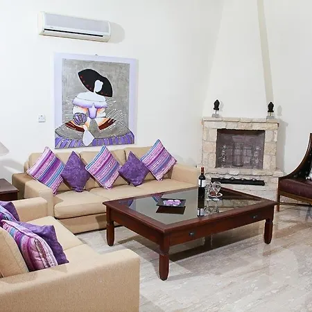 In Sleeps 6 With Pool Air Con And Wifi Villa *