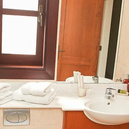 In Sleeps 6 With Pool Air Con And Wifi Villa *